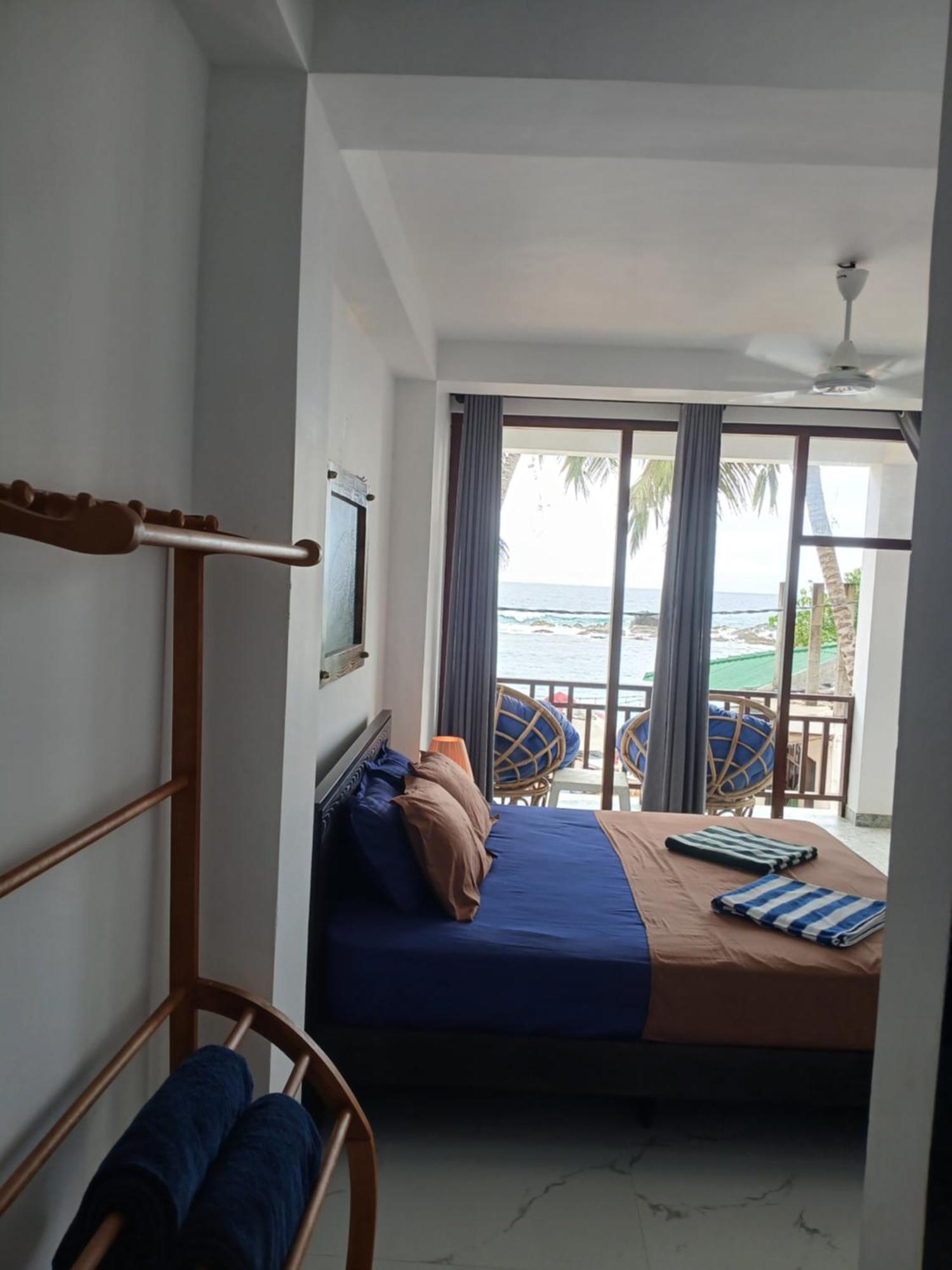 Turtle Beach House Batigama Room photo