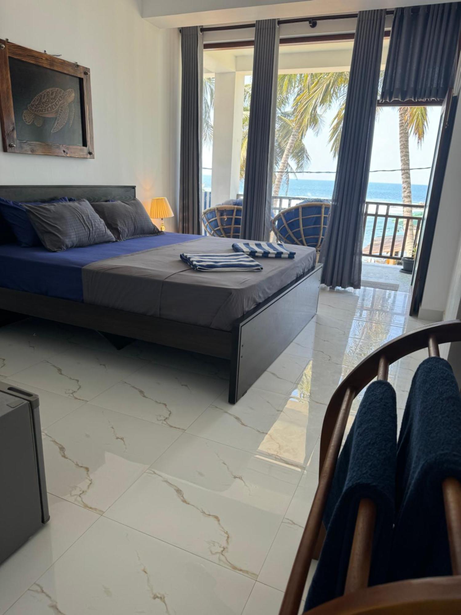 Turtle Beach House Batigama Exterior photo
